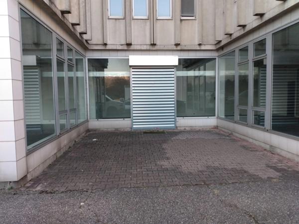 Dpt Isère (38), à louer SAINT MARTIN LE VINOUX local d'activité ou bureaux