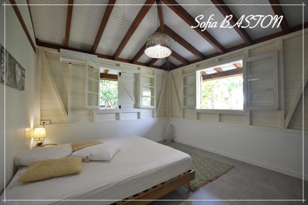 LES TROIS ILETS VILLA P6 bis -165 m² Hab / - Terrain de 986 m² - Piscine - Plain pied - A Vendre Martinique (972),