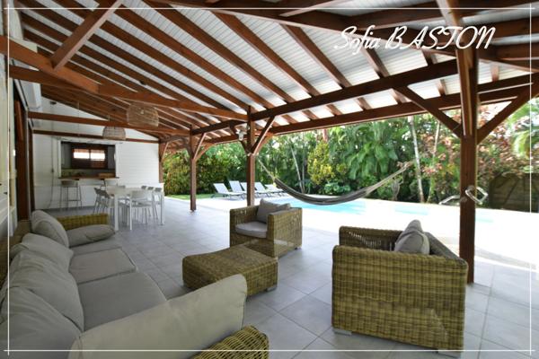 LES TROIS ILETS VILLA P6 bis -165 m² Hab / - Terrain de 986 m² - Piscine - Plain pied - A Vendre Martinique (972),