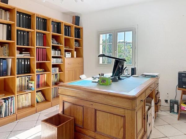 Spacieuse propriété provençale avec maison d’amis et magnifique terrain
