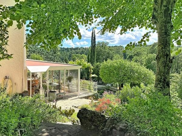 Spacieuse propriété provençale avec maison d’amis et magnifique terrain
