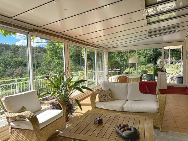 Spacieuse propriété provençale avec maison d’amis et magnifique terrain