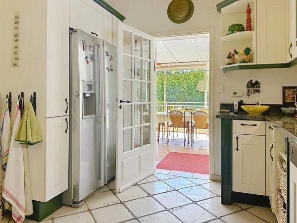 Spacieuse propriété provençale avec maison d’amis et magnifique terrain