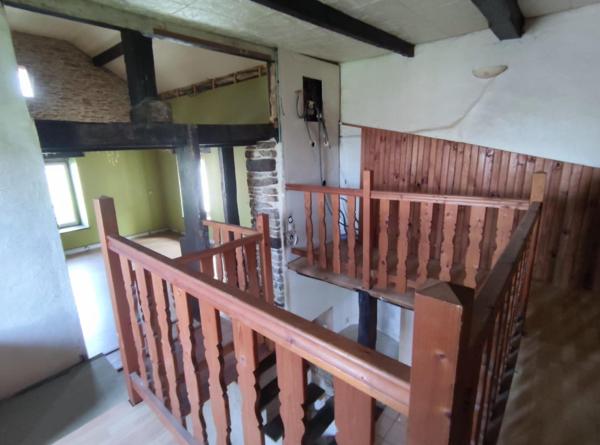 MAISON DE CARACTÈRE À RÉNOVER À SEMONDANS ?