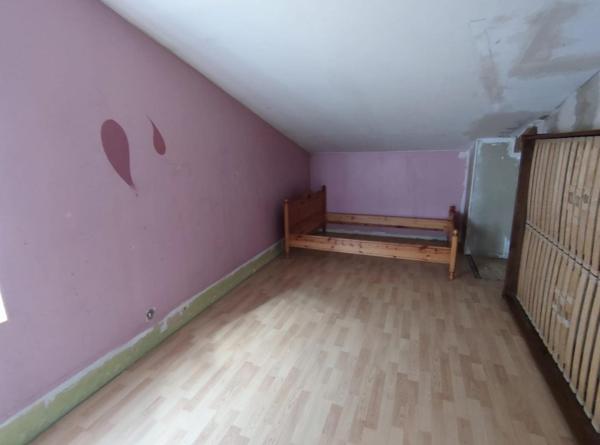 MAISON DE CARACTÈRE À RÉNOVER À SEMONDANS ?