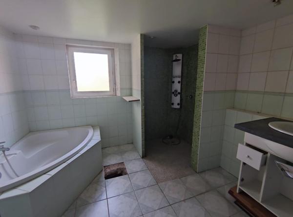 MAISON DE CARACTÈRE À RÉNOVER À SEMONDANS ?