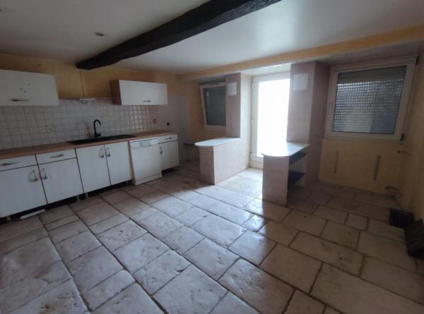 MAISON DE CARACTÈRE À RÉNOVER À SEMONDANS ?