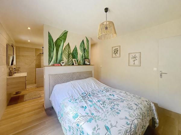 Sud Ardèche / Les Vans : Maison contemporaine 160 m2, Piscine et Pool house, jardin