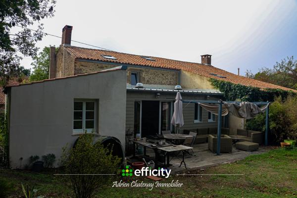 Maison
         7 pièces
        - 219 m² 445 480 € *