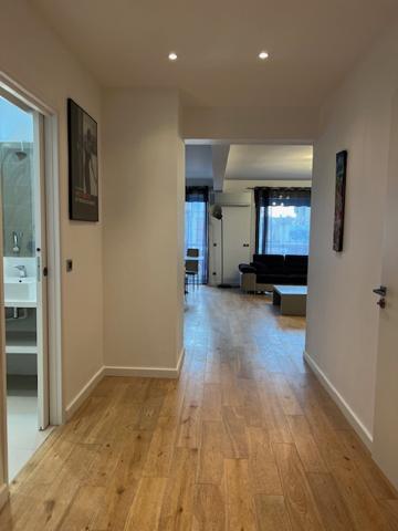 Marseille (13007) LOCATION APPARTEMENT MEUBLÉ 81 M2 TYPE 3 TRAVERSANT BALCON PARKING CORNICHE KENNEDY 13007 MARSEILLE