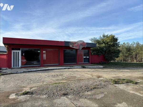 Ensemble immobilier à usage commercial