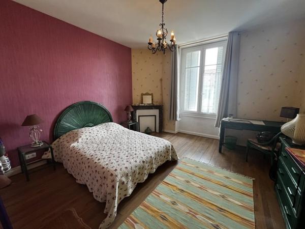 Immeuble à vendre 199 800 € Bourganeuf 276 m² DPE E