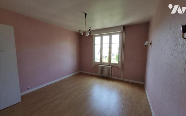 CARHAIX - MAISON 5 PIECES