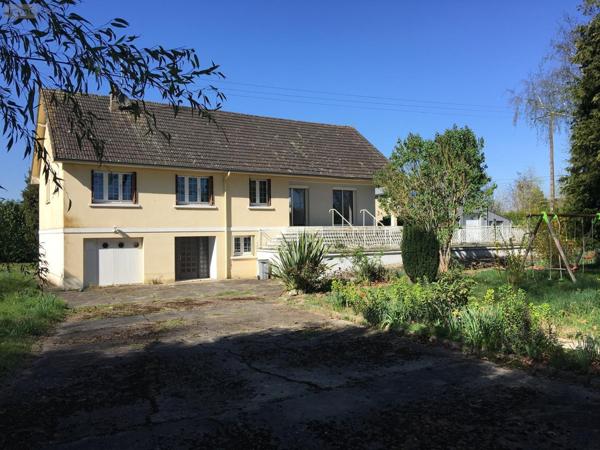 Maison individuelle à vendre à La Flèche dans la Sarthe (72200), ref : 13861/1524