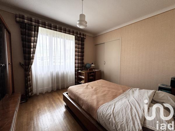 Maison traditionnelle 6 pièces de 150 m² à Saints-Geosmes (52200)