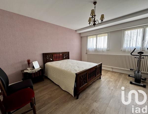 Maison traditionnelle 6 pièces de 150 m² à Saints-Geosmes (52200)