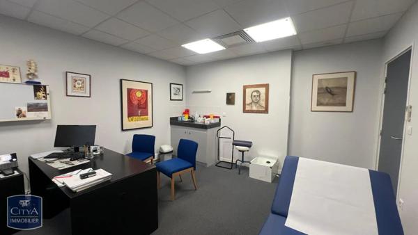 Local professionnel à louer 200m²