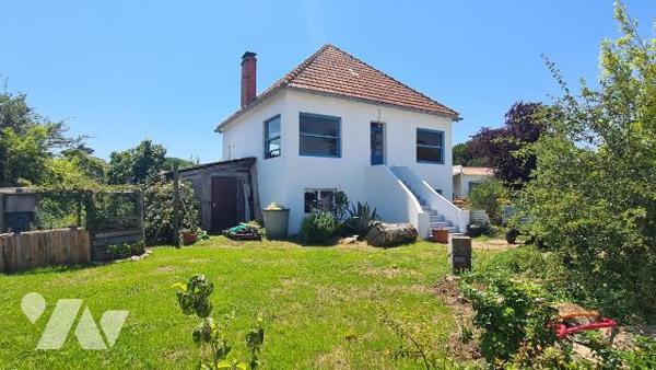 Maison 1954 composée de deux logements sur un terrain de 990 m²