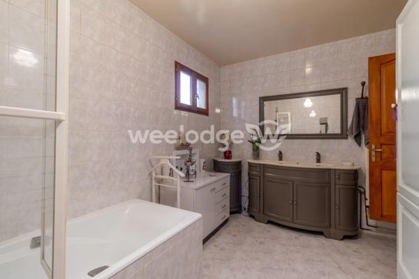 Maison à vendre 7 pièces de 139 m² à Jouy-le-Moutier