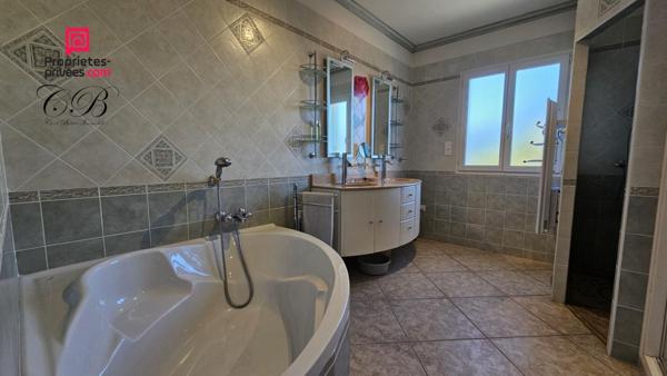 Rousson ? Maison 4 faces 155 m² + studio ? Terrain  1700 m² piscinable, garages, terrasse