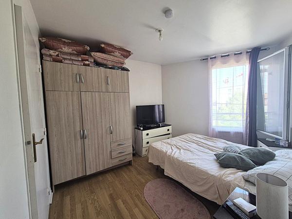 MONTLHERY Centre Ville