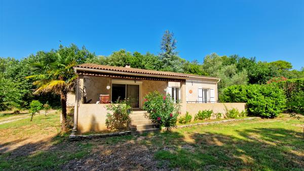 Uzès (30700) A vendre maison avec beau terrain arboré proche Uzès