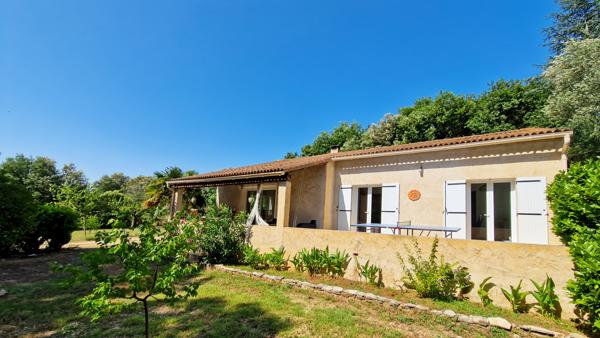Uzès (30700) A vendre maison avec beau terrain arboré proche Uzès