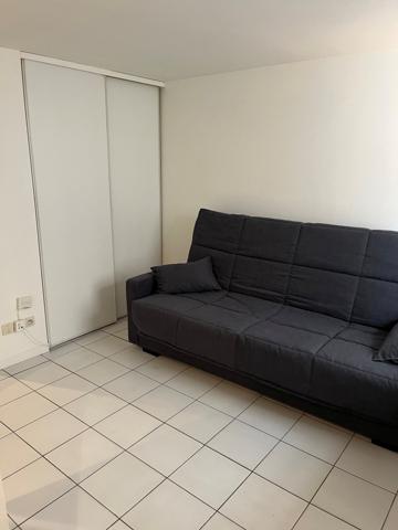 Studio
                                                                                                                                                                                                                                                                                                                        1 pièce(s)                                                                                                                                                                                                                                                                                                                              17  m²