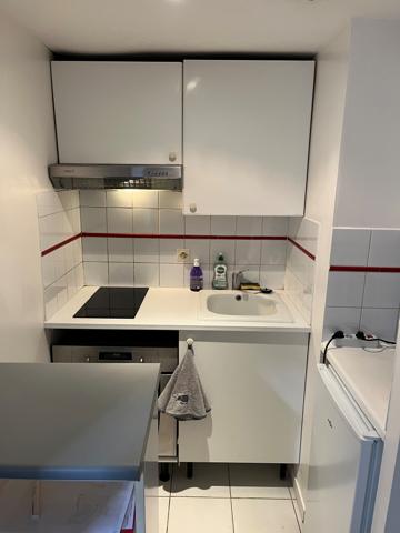 Studio
                                                                                                                                                                                                                                                                                                                        1 pièce(s)                                                                                                                                                                                                                                                                                                                              17  m²