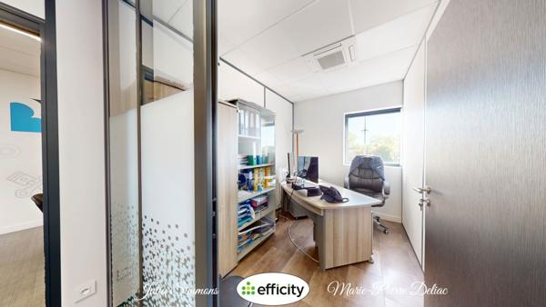 Bureau
         10 pièces
        - 440 m² 1 170 000 € *