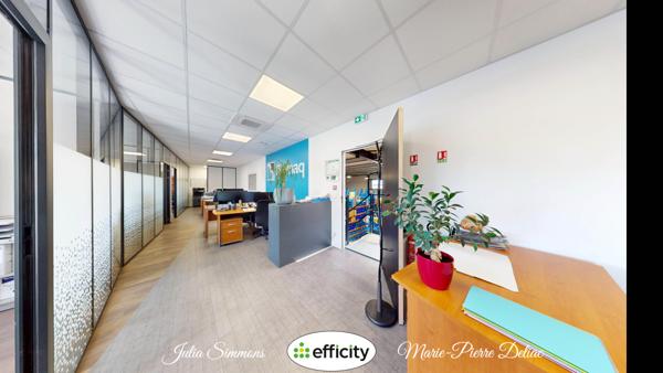 Bureau
         10 pièces
        - 440 m² 1 170 000 € *