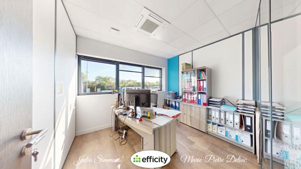 Bureau
         10 pièces
        - 440 m² 1 170 000 € *