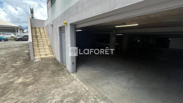 Location local commercial Fort-de-France - 1 pièce(s) - 150 m² - 3 396 €/mois