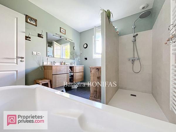 Maison  plain pied 5 pièces 121 m2