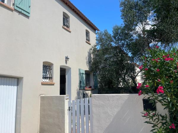 Maison avec piscine dans quartier prisé