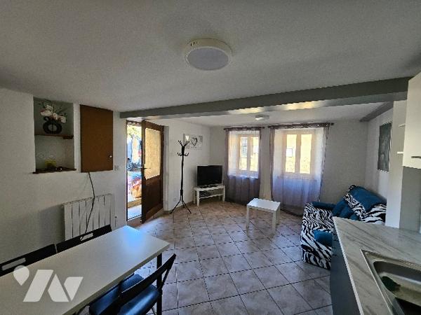 A VENDRE CAZERES  à LE PLAN  petit immeuble de 2 appartements