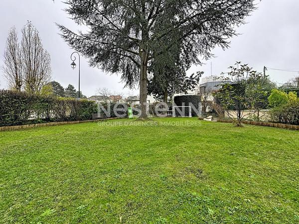 À Fontenay-aux-Roses Maison d'exception de 305 m² sur 770 m² de terrain indépendant