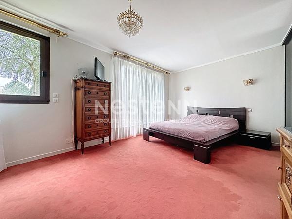 À Fontenay-aux-Roses Maison d'exception de 305 m² sur 770 m² de terrain indépendant