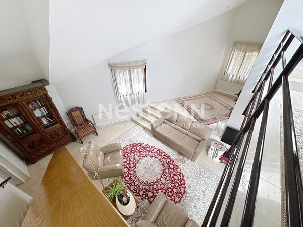 À Fontenay-aux-Roses Maison d'exception de 305 m² sur 770 m² de terrain indépendant