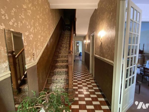 Maison de ville 4 chambres jardin et garage.