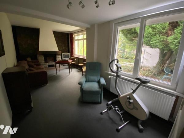 Maison de ville 4 chambres jardin et garage.