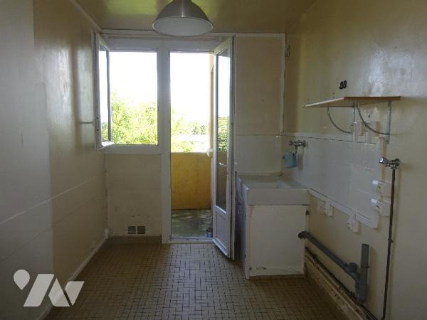 APPARTEMENT F3 A RENOVER A VENDRE A NOGENT LE ROTROU