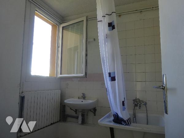 APPARTEMENT F3 A RENOVER A VENDRE A NOGENT LE ROTROU