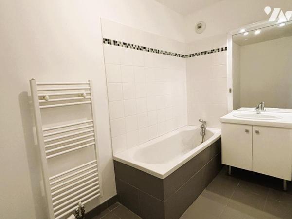 LILLE Quai de l'Ouest - Euratechnologie T4 avec grand balcon et parking