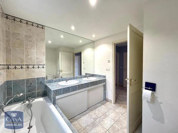 Appartement à louer 4 pièces 104.89m²