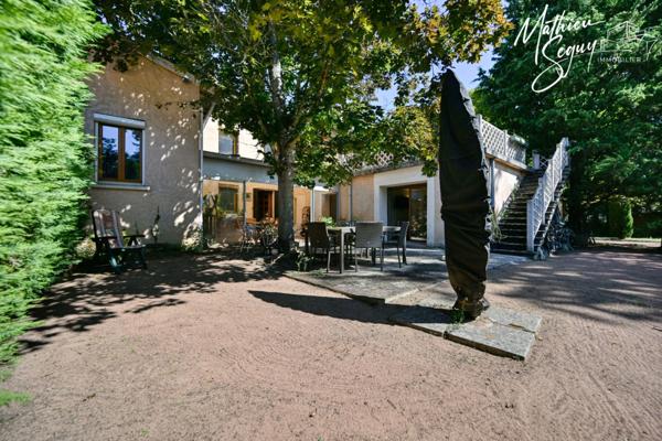 THURINS - Grande propriété P8 verdoyante