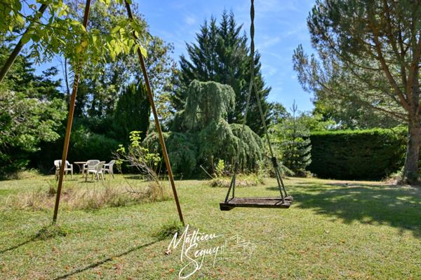 THURINS - Grande propriété P8 verdoyante