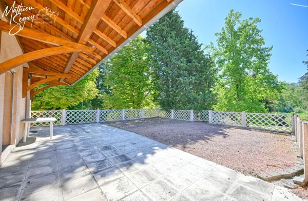 THURINS - Grande propriété P8 verdoyante