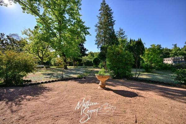 THURINS - Grande propriété P8 verdoyante