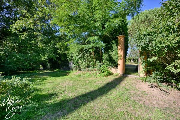 THURINS - Grande propriété P8 verdoyante